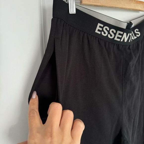 Fear of God Essentials Essentials Black Lounge Pants
Size M - Picture 11 of 13